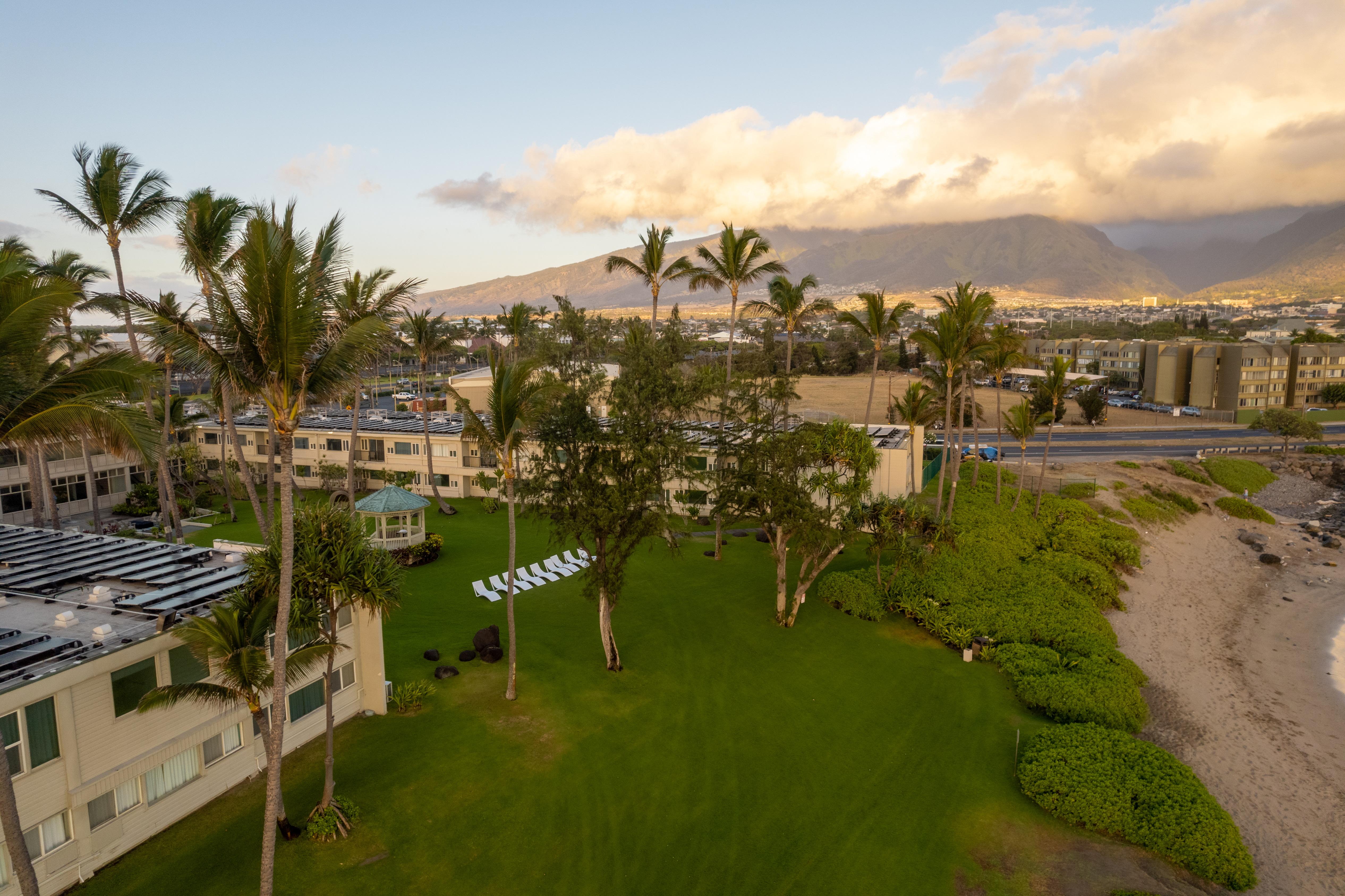 Maui Beach Hotel Kahului Exterior foto
